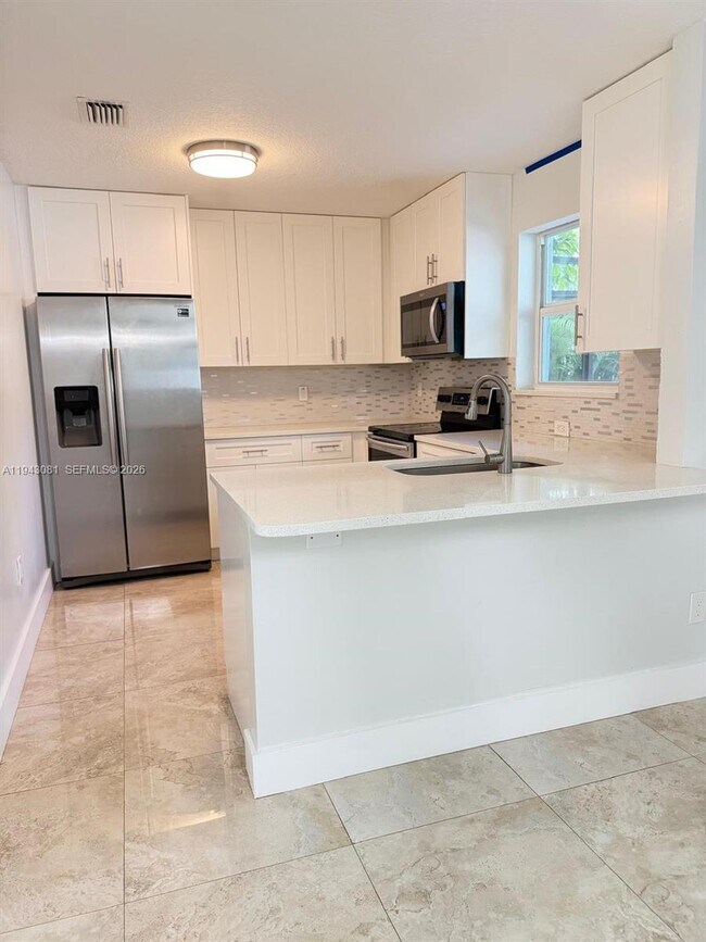 Foto del edificio - 11783 NW 1st St