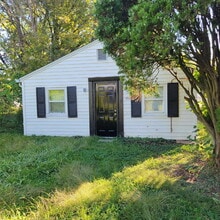 Building Photo - 3047 Foltz St