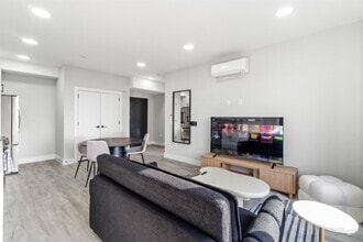 Building Photo - 80 Romaine Ave