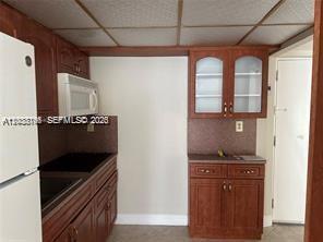 Foto del edificio - 17570 Atlantic Blvd