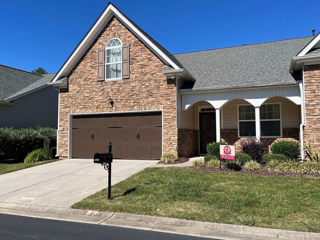 Foto principal - Spacious 3 Bedroom Off Alamance Church Road