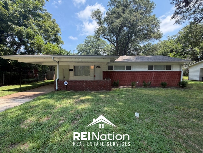 Charming 3BR/2BA East Memphis Home | 1,795 Sq Ft, Hardwood Floors & Fireplace - Charming 3BR/2BA East Memphis Home | 1,795 Sq Ft, Hardwood Floors & Fireplace