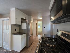 Building Photo - 2800 S White Mountain Rd