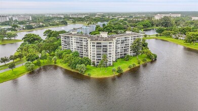 Building Photo - 3051 N Course Dr