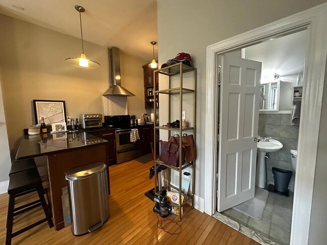 Building Photo - 656 Tremont St