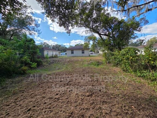 Foto del edificio - 220 S Eastside Dr