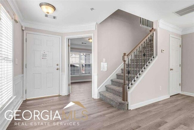 Building Photo - 268 Balaban Cir