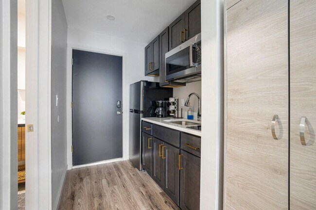 Foto del edificio - 73 Cottage St