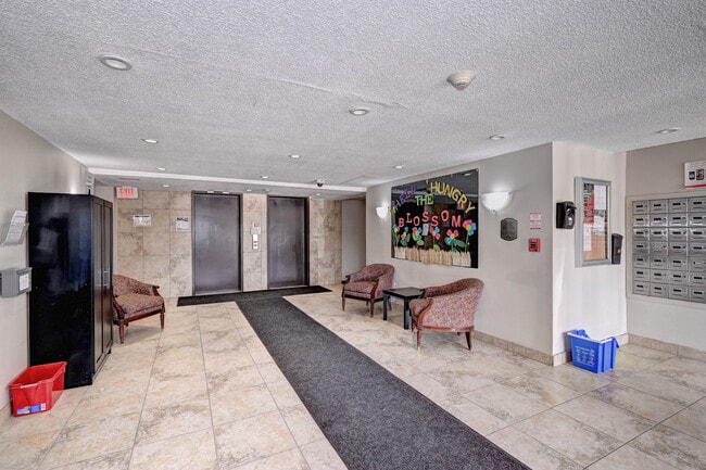 Photo du bâtiment - Campbell Court Apartments