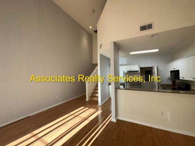 Building Photo - LOOK!! 2 Bed/2Bath Townhome in Eagle Trace!!