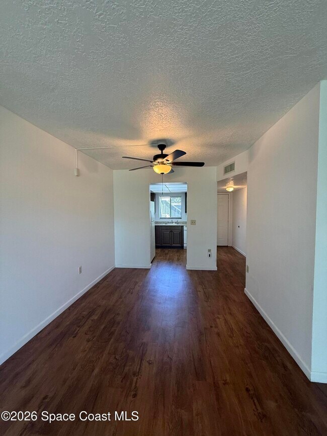 Foto del edificio - 1566 University Ln