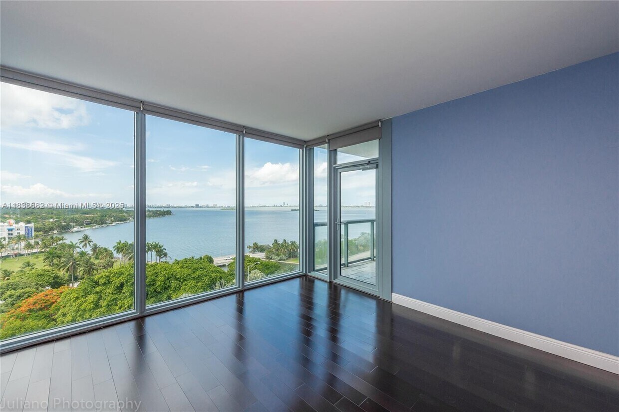 Foto principal - 601 NE 36th St