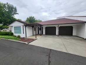 Building Photo - 513 Boros Ct
