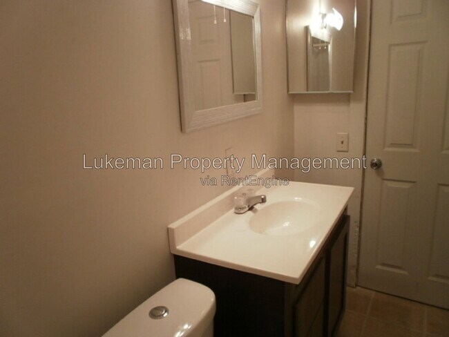 Foto del edificio - 932 S Park St