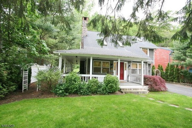 Building Photo - 15 Cliffside Rd