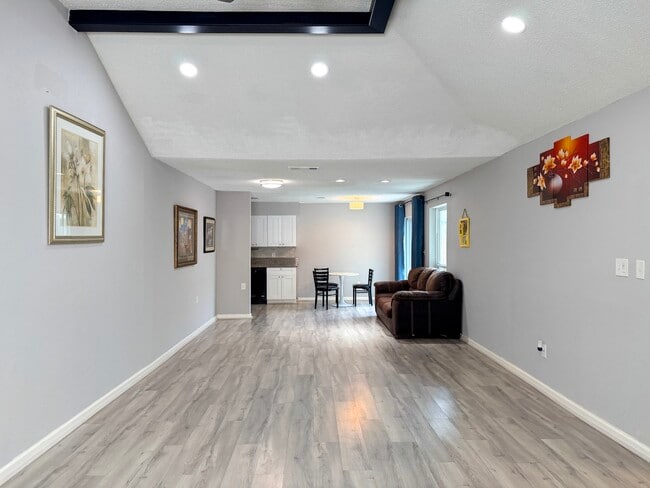 Building Photo - 6506 Briar Glade Dr