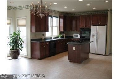 Building Photo - 719 Pumphrey Farm Dr