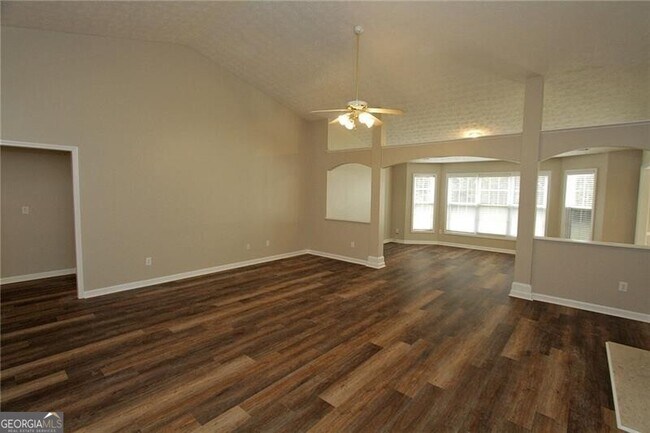 Foto del edificio - 1490 Creek Pointe Cir