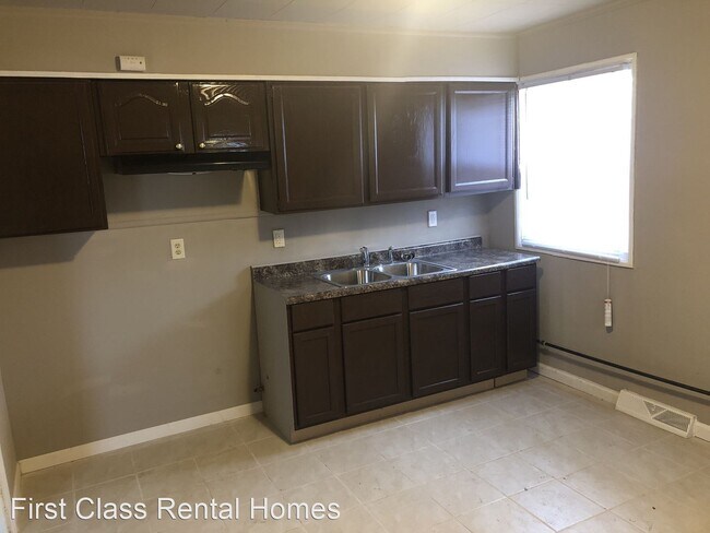 Building Photo - 3 br, 1 bath House - 4271 W. 21st Place