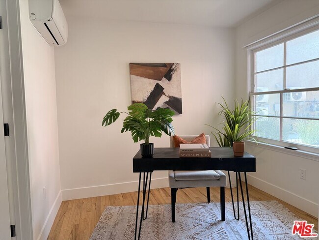 Foto del edificio - 1138 Princeton St