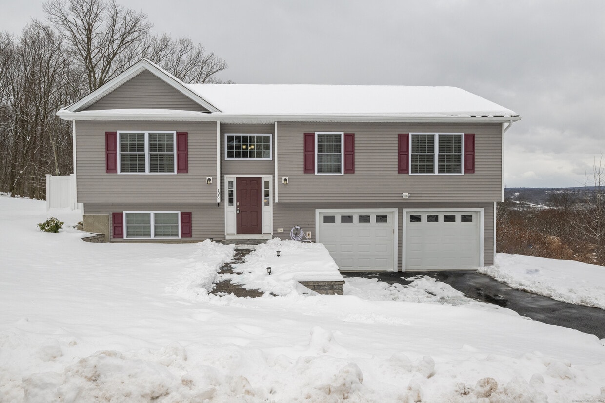 Primary Photo - 106 Shadybrook Ln
