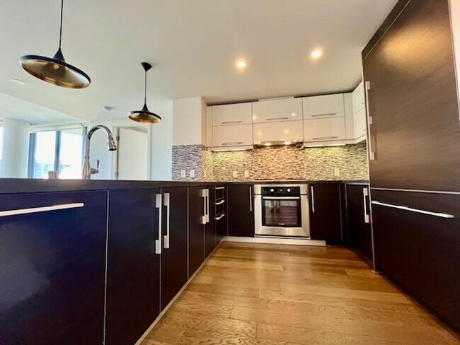 Foto del edificio - City living at its best! 2 BR/2 BA @ the M...