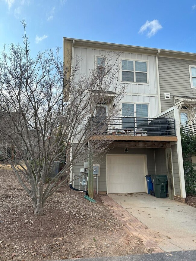 Foto del edificio - Beautiful Townhouse With Community Pool & ...