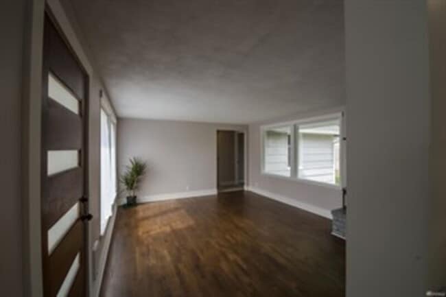 Building Photo - 14230 Ash Way