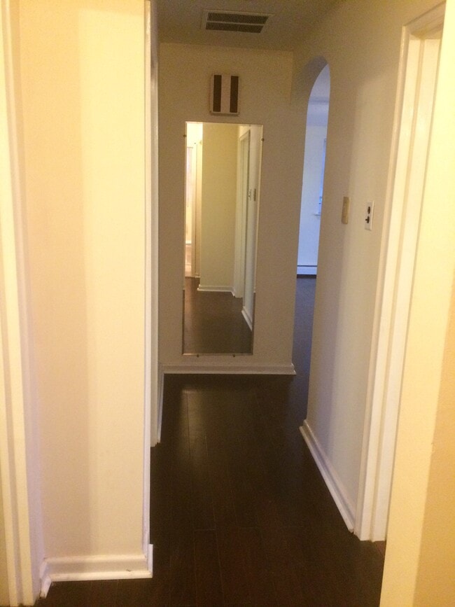Foto del edificio - 382 Kingwood Rd
