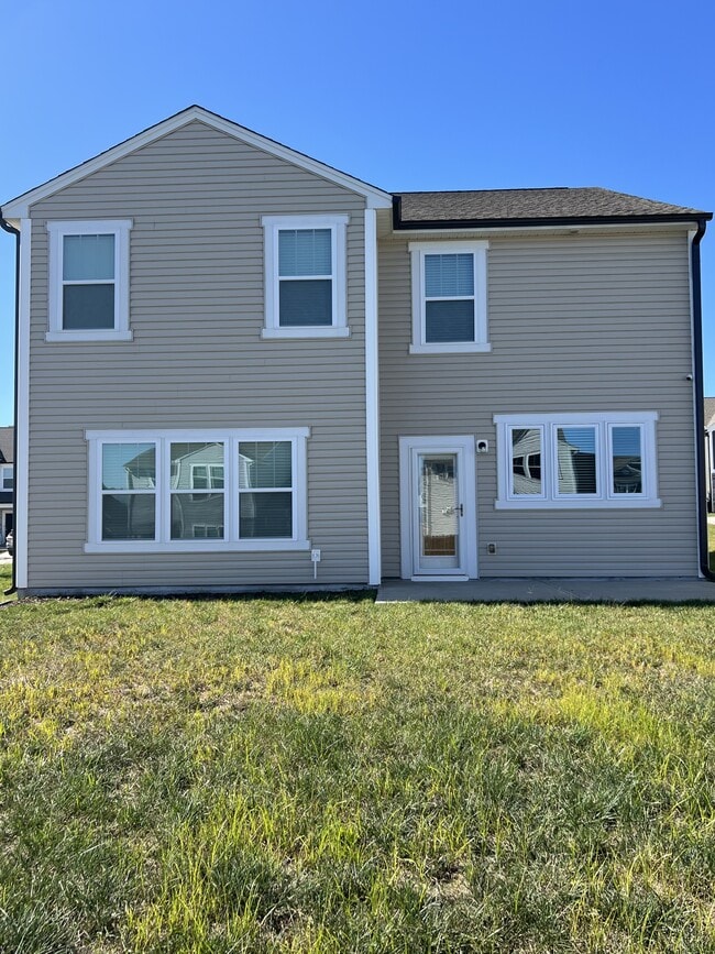 Building Photo - 1621 Running Deer Dr