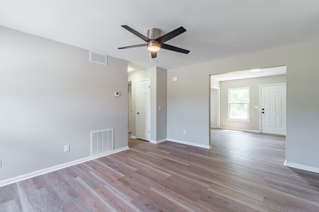 Building Photo - 1491 Trinity Dr
