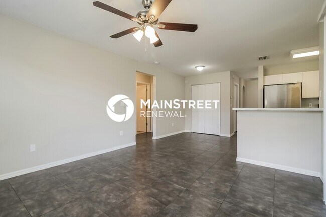 Building Photo - 3 Bedroom Pet-Friendly Home in Fort Myers, FL with Main Street Renewal