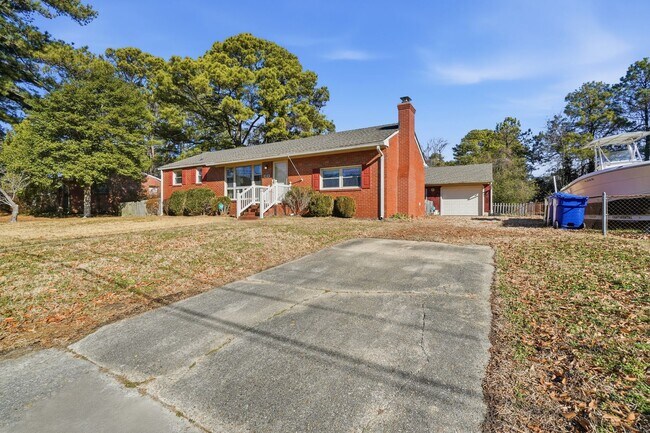 Foto del edificio - 3 bedroom ranch home in Portsmouth