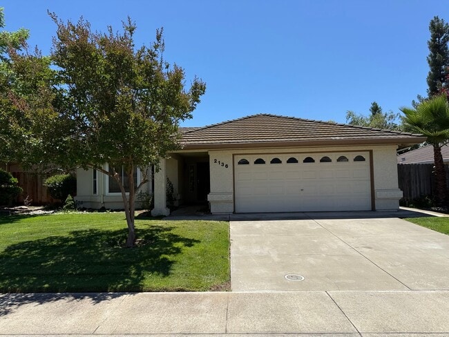 Building Photo - Single Story home in Riverbank's Crossroads Subdivision!