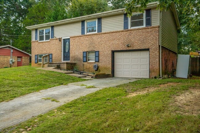 Building Photo - 1364 Meadowood Dr