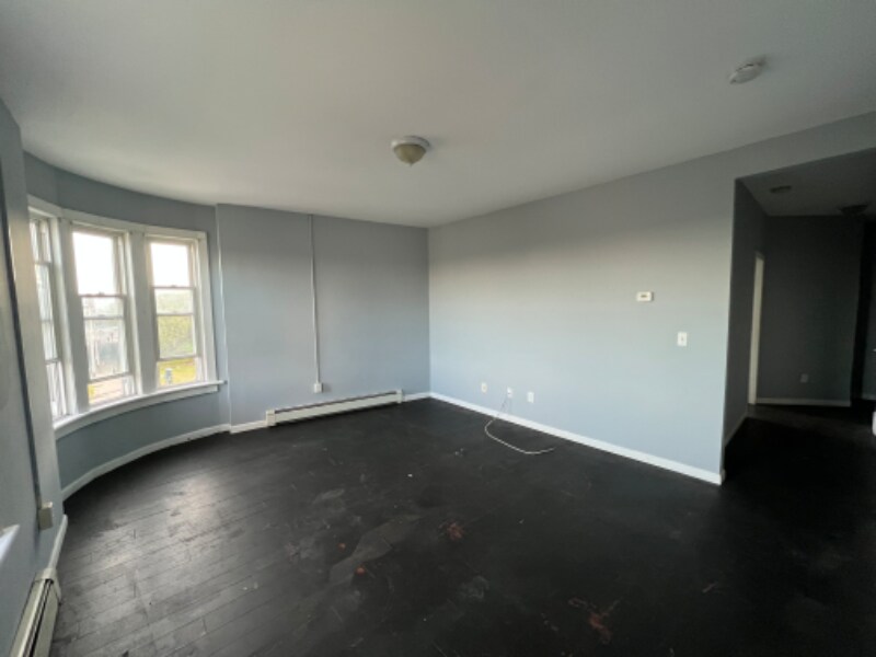 Foto principal - 413 E Main St