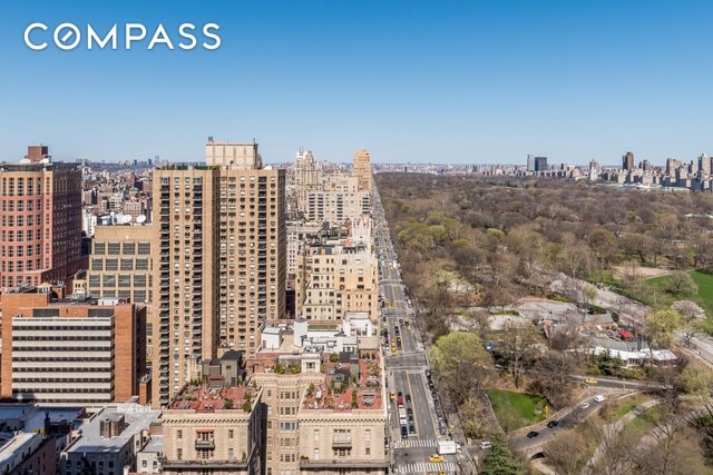 Building Photo - 25 Central Park West