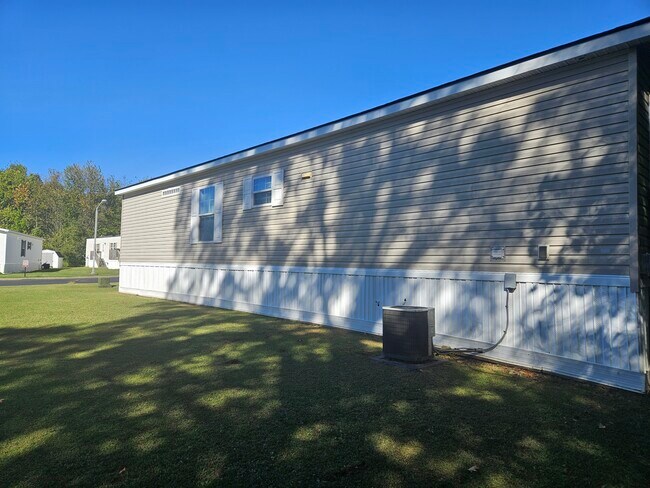 Building Photo - 116 Lynnwood Cir