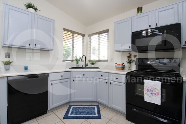 Building Photo - 1433 E Indian Wells Dr