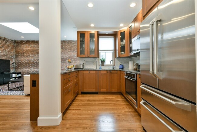 Foto del edificio - 1038 Beacon St