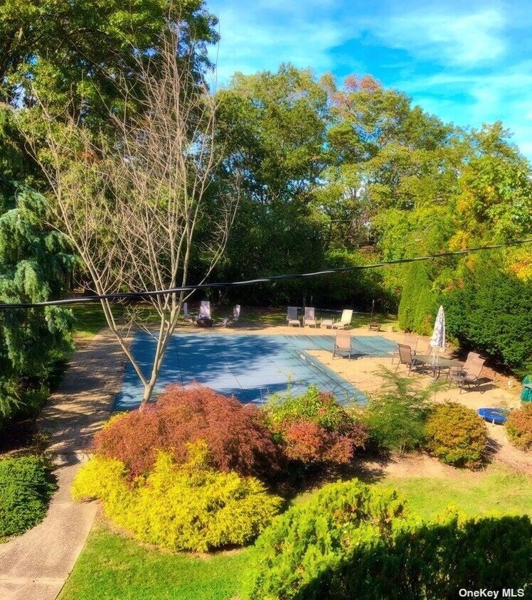 44 Peppermint Rd, Commack, NY 11725 House Rental in Commack, NY