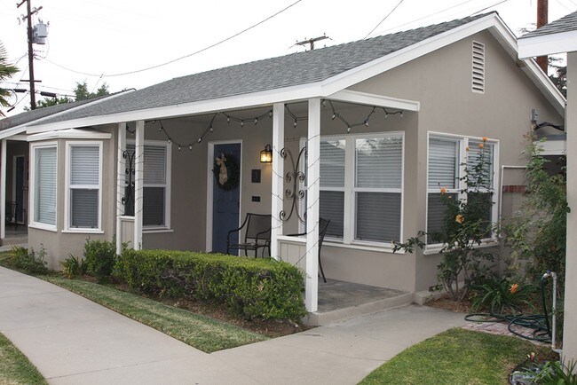 Foto del edificio - 256 W College St