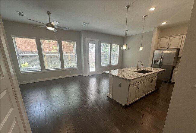 Foto del edificio - 12555 Holly Blue Ln