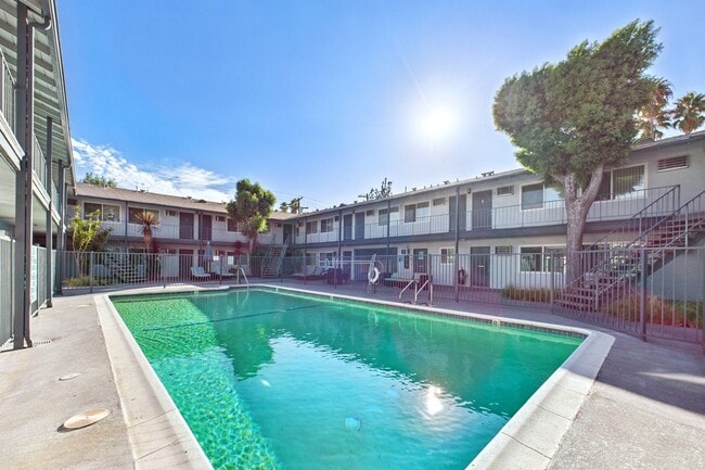 Building Photo - Aqua South