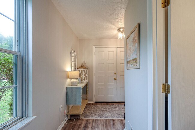 Foto del edificio - Super cute townhome-sleeps 4, with pool, w...