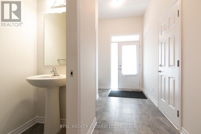 Building Photo - 1022 Kijik Cres