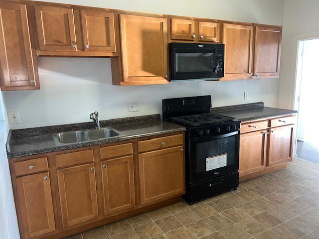 Building Photo - 605 N Decker Ave