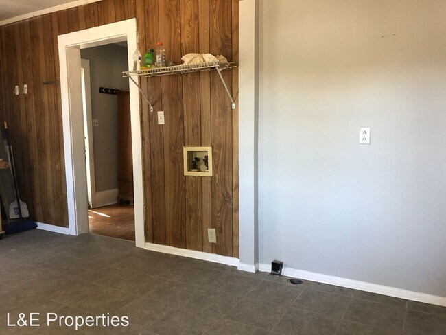 Foto del edificio - 2 br, 1 bath House - 408 W Charlotte Avenue