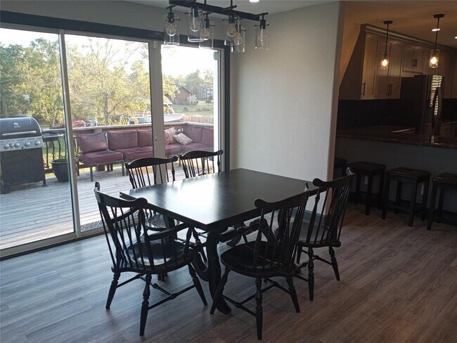 Foto del edificio - 1211 Shoreacres Blvd