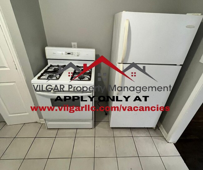 Foto del edificio - Duplex home ! 3 bed, 3 story, 1 bath home ...
